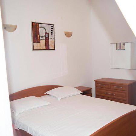 Apartments Vinka Podstrana Rom bilde
